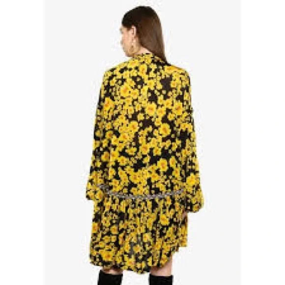 Free People Yellow Black Floral Love
Visitar >
Letter Swing Dress medium - Picture 2 of 11